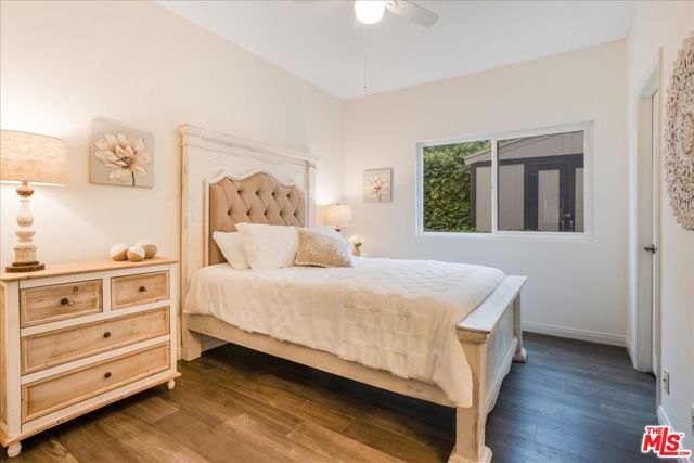 12084 London Grove Court, Moorpark CA: https://media.crmls.org/mediaz/c9054855-9d2c-4ae6-b7dc-4dd17af704e8.jpg