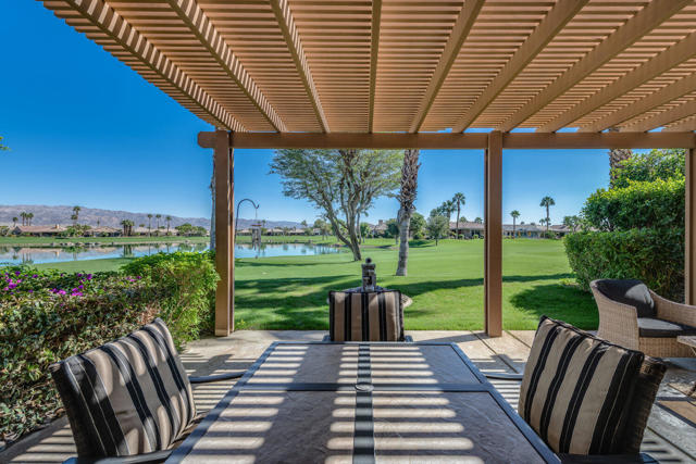 43328 Heritage Palms N Drive, Indio CA: https://media.crmls.org/mediaz/c905b25d-89f5-4e05-9dad-5a636d50df6e.jpg