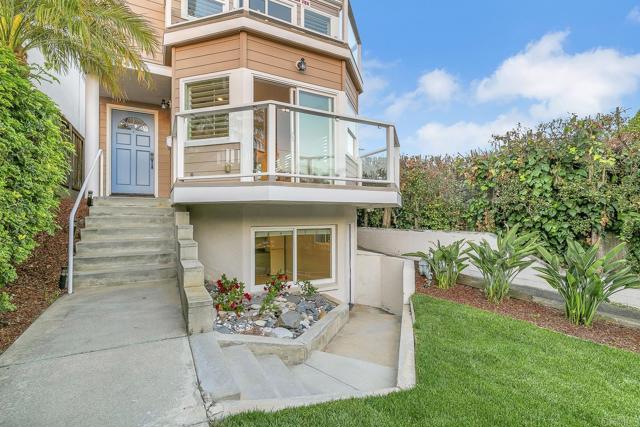 644 Grant Street, Oceanside CA: https://media.crmls.org/mediaz/c9060df1-7e21-47f8-a512-1f5e9c8cdd02.jpg
