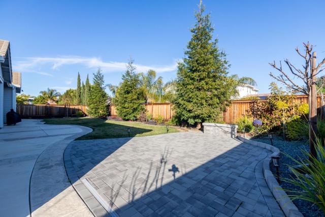 Image 47 of 88 For 493 Yelland Way