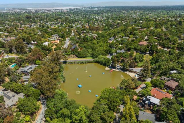 3554 Oak Knoll Drive, Redwood City CA: https://media.crmls.org/mediaz/c90693c8-2b8e-4fff-b9fc-d8bc41e8fdab.jpg