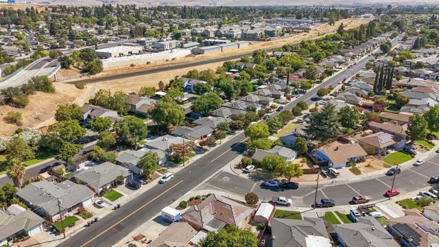 3491 Madeira Way, Livermore CA: https://media.crmls.org/mediaz/c9075206-2161-47ec-929a-dd0573cf592a.jpg