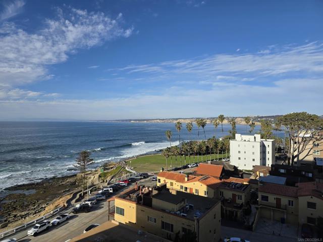 Image 23 of 34 For 939 Coast Blvd  11g