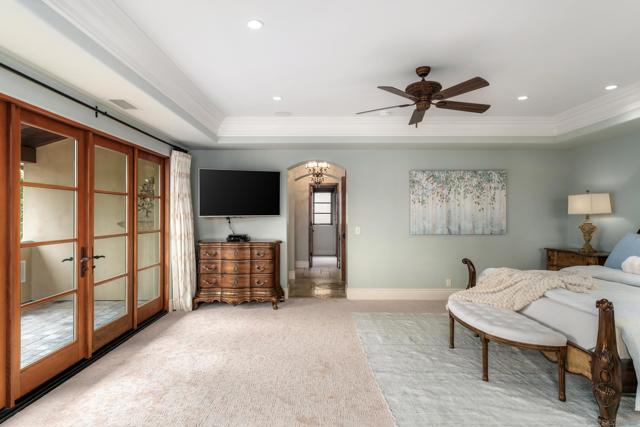 1038 E Ave, Coronado CA: https://media.crmls.org/mediaz/c908299c-310b-4e72-ad55-b3e0428c643b.jpg