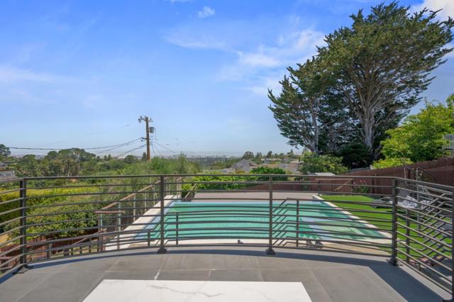 1548 Los Montes Drive, Burlingame CA: https://media.crmls.org/mediaz/c908accb-9ccf-4166-b01e-992c2414a69f.jpg