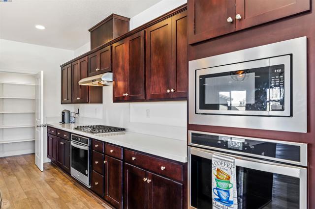Image 18 of 60 For 17723 Griswold Ct