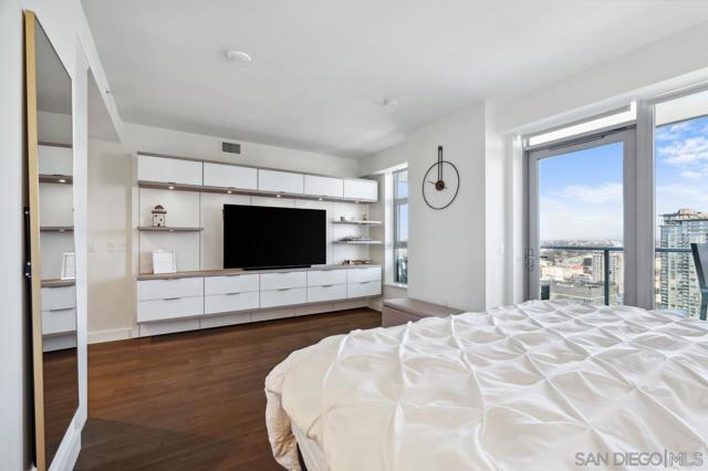 1388 Kettner Blvd, San Diego CA: https://media.crmls.org/mediaz/c9096e8e-e6b5-4b29-851d-1ab56cdcd482.jpg