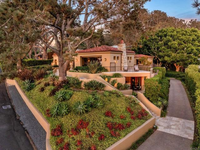 Detail Gallery Image 2 of 68 For 271 Ocean View Ave, Del Mar,  CA 92014 - 4 Beds | 4/1 Baths