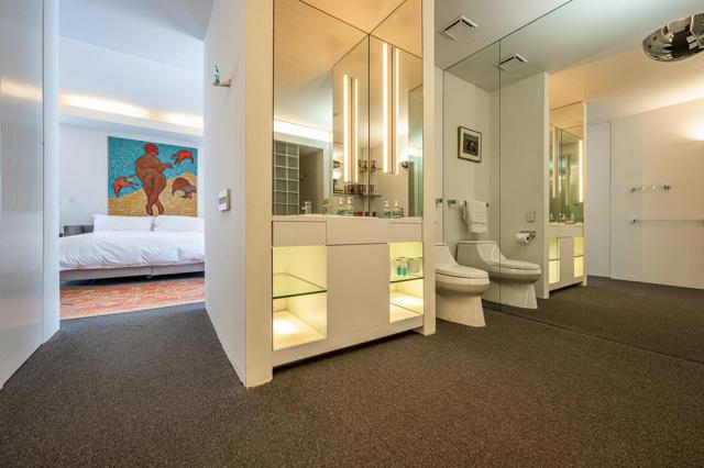 520 W ViA Lola, Palm Springs CA: https://media.crmls.org/mediaz/c909b1d5-8978-497e-93fc-f2563e208ba1.jpg
