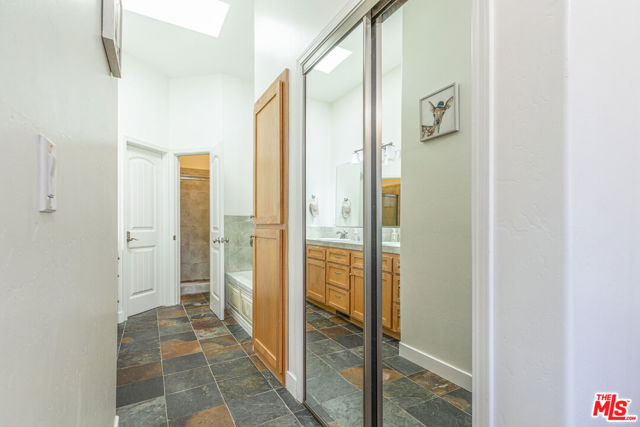1712 Woodland Drive, Pine Mountain Club CA: https://media.crmls.org/mediaz/c909ed5d-5f53-4965-876a-7b90291ac95e.jpg