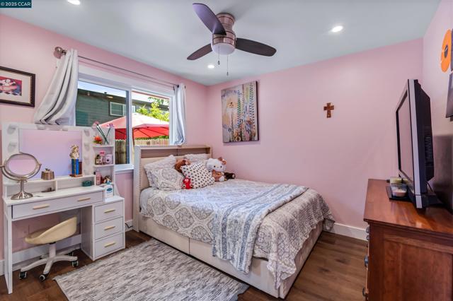 Image 15 of 22 For 8037 Santa Barbara Dr