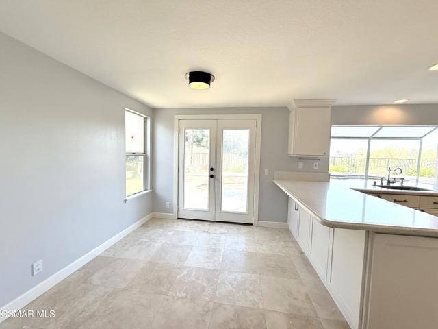 1061 Shoal Creek Court, Simi Valley CA: https://media.crmls.org/mediaz/c90a274c-737a-459a-bad4-19bbbb242f45.jpg