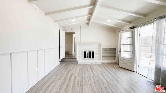 565 W El Morado Court, Ontario CA: https://media.crmls.org/mediaz/c90a4782-614c-4ecd-b615-40354ba90311.jpg