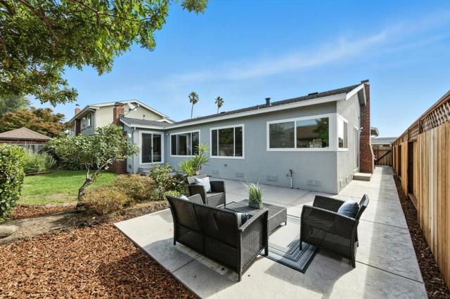 387 Menhaden Court, Foster City CA: https://media.crmls.org/mediaz/c90a6856-6eb9-4012-8874-38f694e24090.jpg