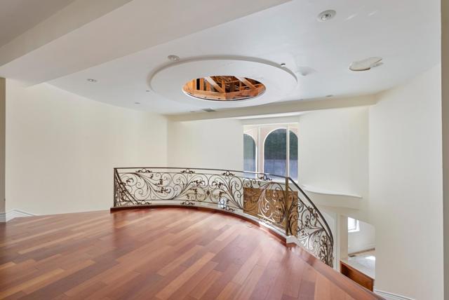 1 Reids Roost Road, Woodside CA: https://media.crmls.org/mediaz/c90a81d2-2831-4aa3-b94f-67a09ad2dae9.jpg