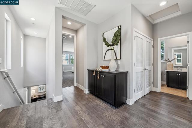 510 Ashton Way, Pleasant Hill CA: https://media.crmls.org/mediaz/c90af47a-ff9b-4f28-bf10-2f724e985bd1.jpg