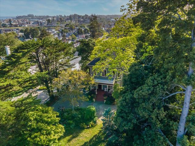 311313 Ocean View Avenue, Santa Cruz CA: https://media.crmls.org/mediaz/c90afe99-53c3-47d8-bf90-ad11f23a81cc.jpg