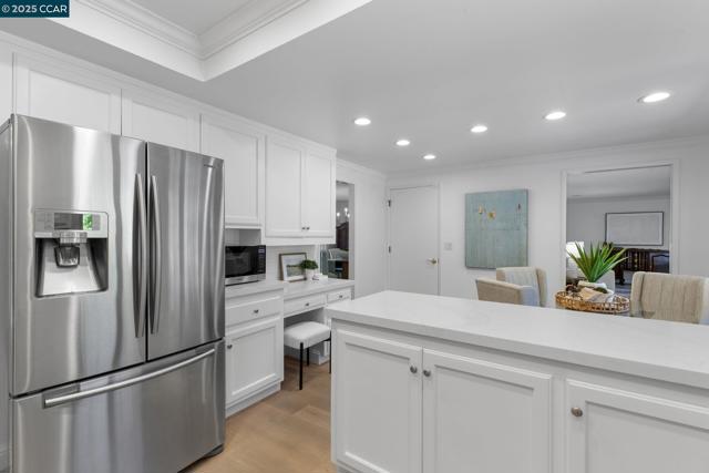 120 Heritage Oaks Pl, Alamo CA: https://media.crmls.org/mediaz/c90b1d56-8251-40ed-ac31-13cd263e6deb.jpg