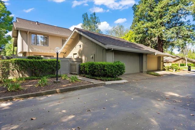 2133 Gold Rush Drive, Gold River CA: https://media.crmls.org/mediaz/c90b91b5-acb1-4edd-8d82-095ec8a913fd.jpg