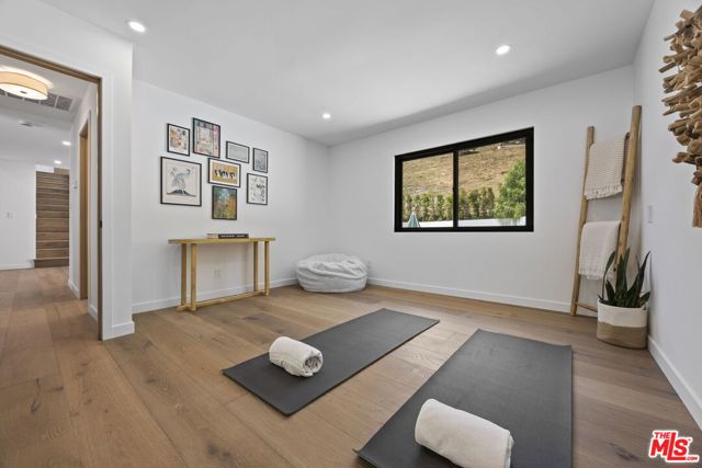 1131 Rancho Drive, Ojai CA: https://media.crmls.org/mediaz/c90bf70b-7d5e-438d-acb2-ed48407fb46d.jpg