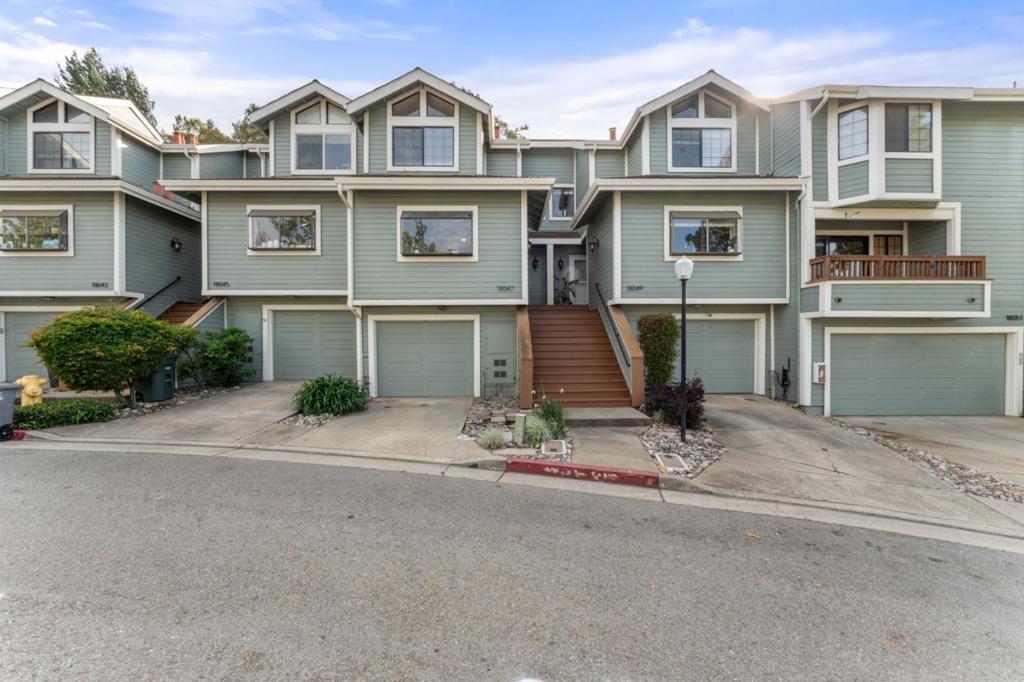 18047 Hillwood Lane