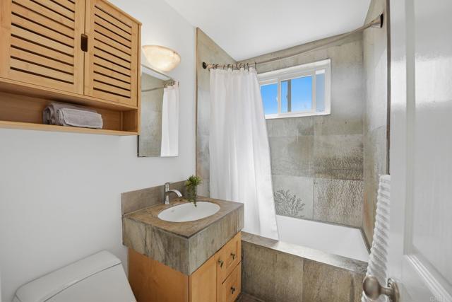 Detail Gallery Image 22 of 32 For 637 N Rios Ave, Solana Beach,  CA 92075 - 4 Beds | 1/1 Baths