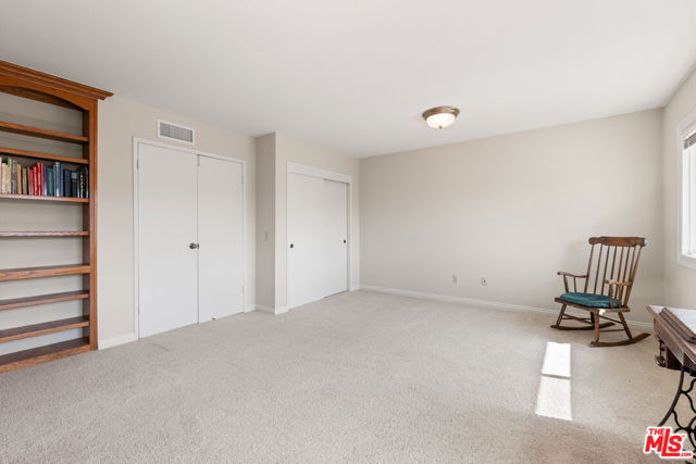 17992 Huntington Circle, Villa Park CA: https://media.crmls.org/mediaz/c90dfa55-7892-40ea-87bf-38d1d3129824.jpg