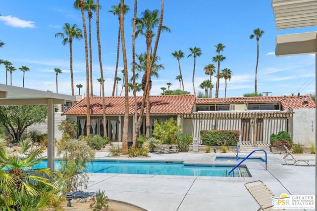1852 N Mira Loma Way, Palm Springs CA: https://media.crmls.org/mediaz/c9101cb4-2356-4ac0-9d0a-191ac45cf955.jpg