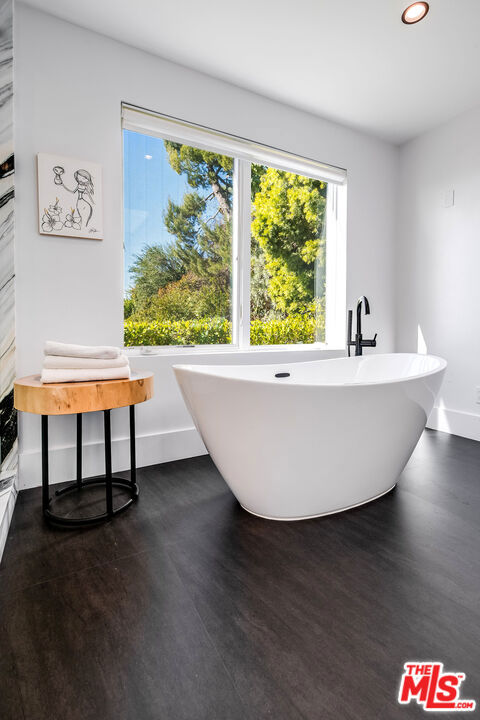Image 39 of 52 For 580 Chalette Drive