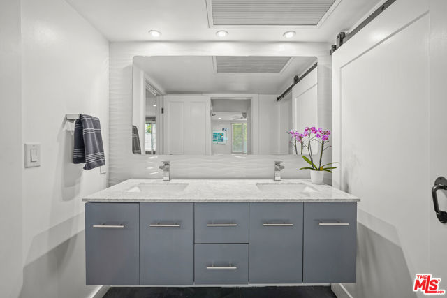 8530 Holloway Drive, West Hollywood CA: https://media.crmls.org/mediaz/c910815c-db77-4abf-8112-91a4d4eea6e9.jpg