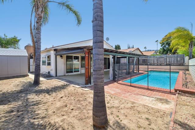 13002 Standish Dr, Poway CA: https://media.crmls.org/mediaz/c91103cd-0e80-428f-9870-915e2ff8ba8a.jpg