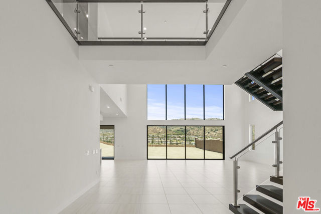 20115 W Galway Lane, Porter Ranch CA: https://media.crmls.org/mediaz/c9114aae-5aaf-403e-a42d-891a5cbdc217.jpg