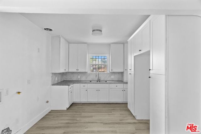 700 E 85th Street, Los Angeles CA: https://media.crmls.org/mediaz/c911ab73-74be-4379-b6a3-5779bf952cca.jpg