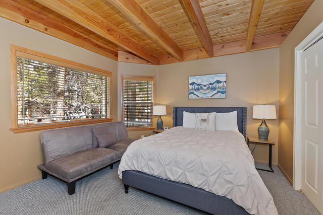 387 Wren Drive, Big Bear CA: https://media.crmls.org/mediaz/c9121b66-8345-41b8-934b-ec556d42c134.jpg
