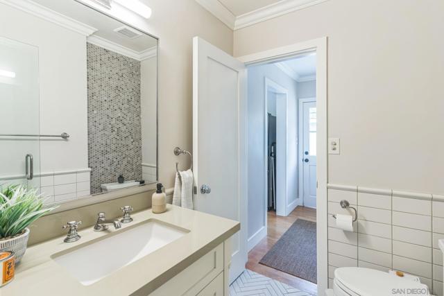 701 Catalina Ave, Santa Ana CA: https://media.crmls.org/mediaz/c9122cf6-5fdd-4d79-9a84-4bc8e2a1dba4.jpg