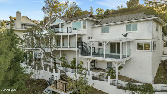54 Saddlebow Road, Bell Canyon CA: https://media.crmls.org/mediaz/c9125df8-1695-4038-bc27-2ff4a6ab501d.jpg