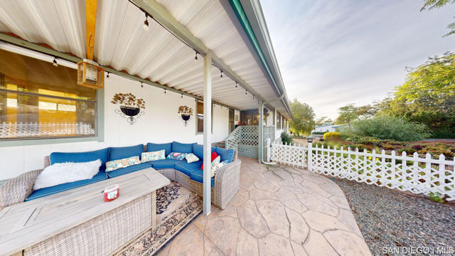 18218 Paradise Mountain Rd, Valley Center CA: https://media.crmls.org/mediaz/c9127e0e-a543-4201-a2d5-dc77f5bdbb7d.jpg