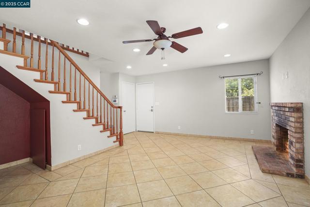89 Cormorant Court, Martinez CA: https://media.crmls.org/mediaz/c912edb7-b6b6-42b7-a0d4-abcd0e822774.jpg