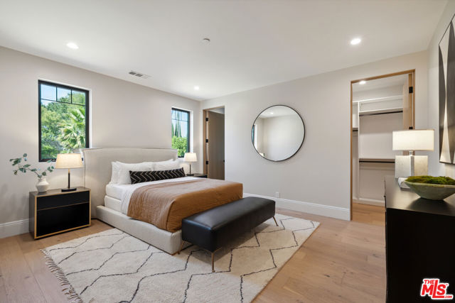 5036 Woodley Avenue, Encino CA: https://media.crmls.org/mediaz/c9133ba9-770b-4542-a08f-37499cf86a89.jpg