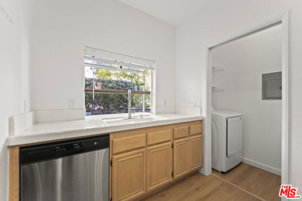 MLS #25494405 image #9