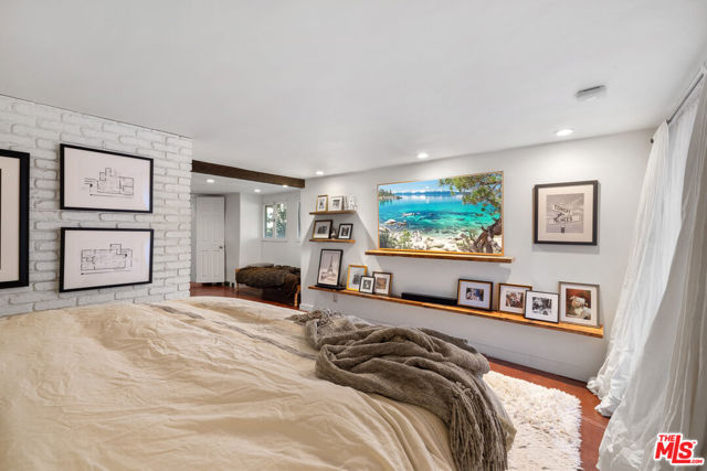 400 W Avenue 42 Avenue, Los Angeles CA: https://media.crmls.org/mediaz/c917413b-5f8c-46be-9a97-f32d1c24db95.jpg