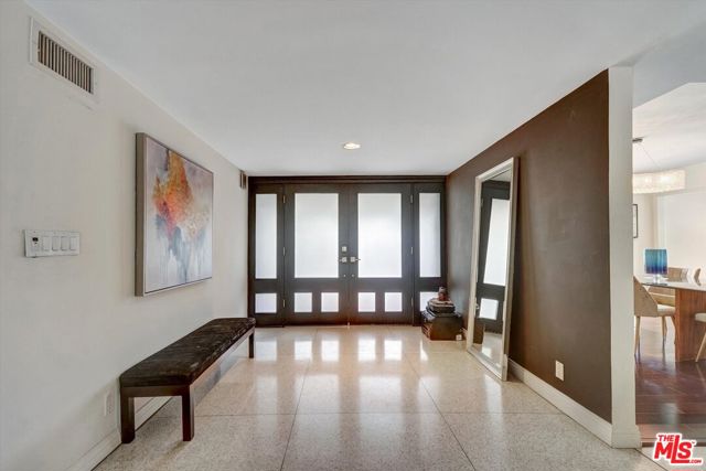 3530 Royal Woods Drive, Sherman Oaks CA: https://media.crmls.org/mediaz/c91751cf-7fc6-4c4c-a864-11de0ec3ef1d.jpg