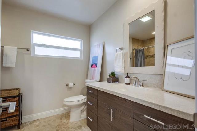 7832 Cinnabar Dr, La Mesa CA: https://media.crmls.org/mediaz/c917911f-d5b4-4237-98ae-68916b7a18a0.jpg