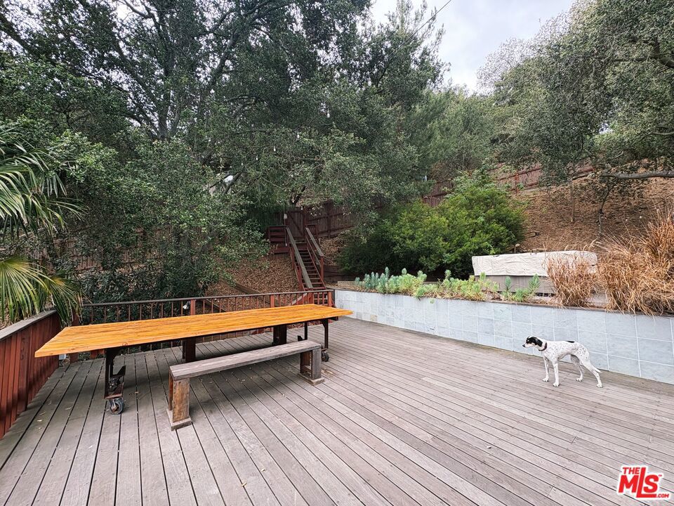 https://media.crmls.org/mediaz/c917f655-67cc-4196-b029-f70de5da4866.jpg?preset=X-Large