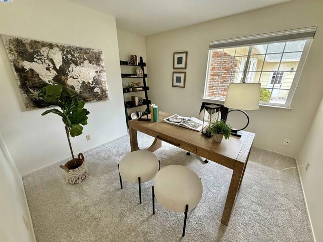 5647 Southbrook Dr, Clayton CA: https://media.crmls.org/mediaz/c91878ea-d0cd-4692-9c5a-f81dc48fe3f0.jpg