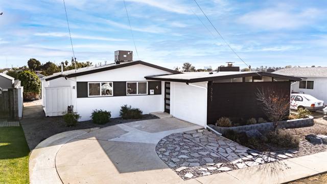 3567 Mount Everest Blvd, San Diego CA: https://media.crmls.org/mediaz/c9190800-a92e-4af8-a6c2-487a1d18a960.jpg