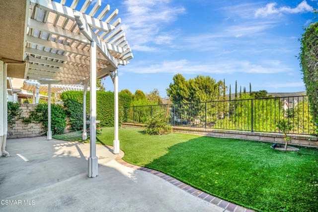 3044 Ferncrest Place, Thousand Oaks CA: https://media.crmls.org/mediaz/c9193bb7-f0b0-4918-a053-52dab0c29cf8.jpg