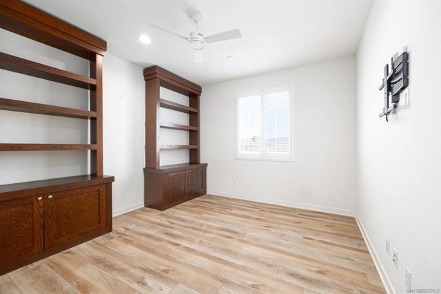 2092 Tango Loop, Chula Vista CA: https://media.crmls.org/mediaz/c9196c49-bf4d-4c2b-b43a-5b5fc33e33b6.jpg