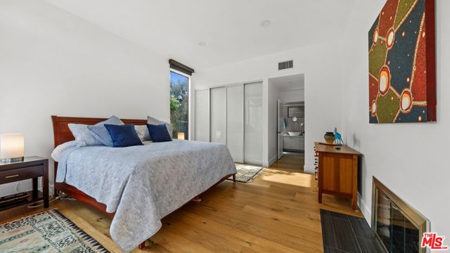 2461 Crest View Drive, Los Angeles CA: https://media.crmls.org/mediaz/c919838d-5ab9-4853-ab1c-386c76db66b6.jpg