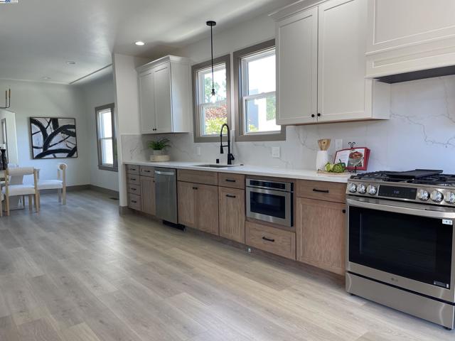 135 Morningside Drive, San Anselmo CA: https://media.crmls.org/mediaz/c91a285d-7b5e-461c-80e0-ef780a980734.jpg
